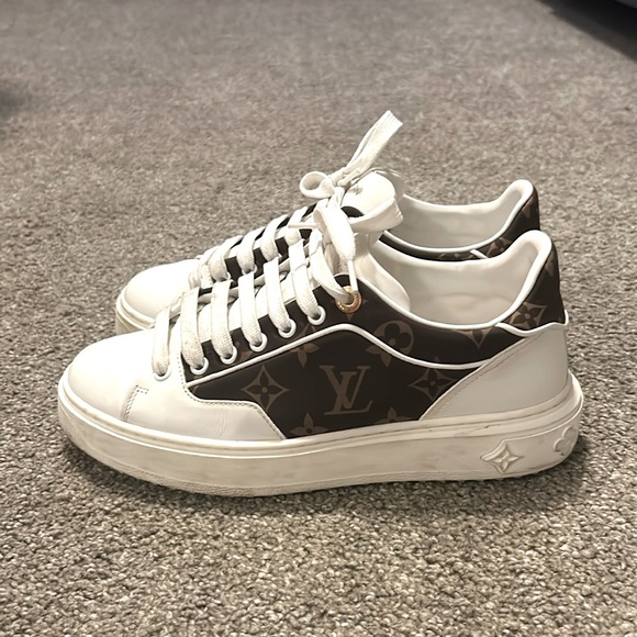 Louis Vuitton Sneakers - Picture 1 of 6